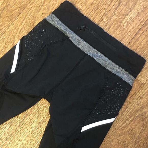 Lululemon Black and Gray Run A Marathon Crop Capri Leggings Size 4 - Picture 12 of 16